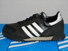 アディダスadidas限定1998年製日本製マラソントレーナー黒/白25.5新品-